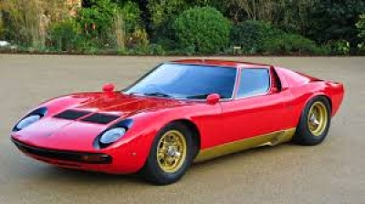 Όλα όσα πρέπει να γνωρίζετε για την Lamborghini Miura